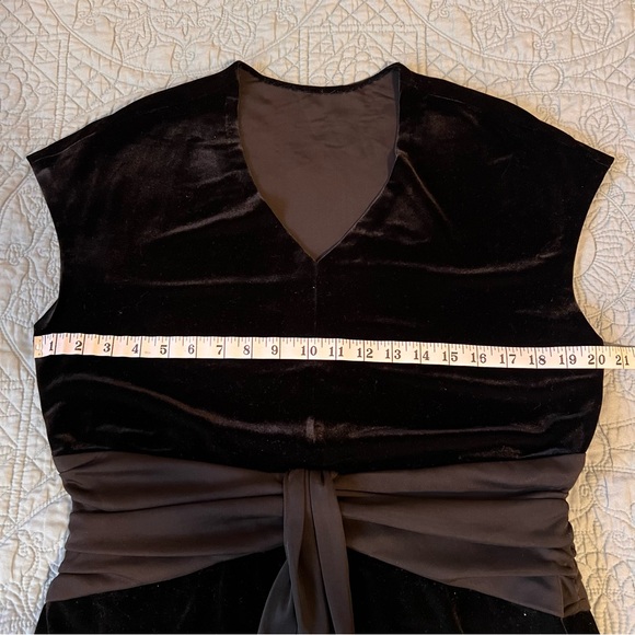 Alfani women plus size black midi velvet dress - Picture 5 of 5
